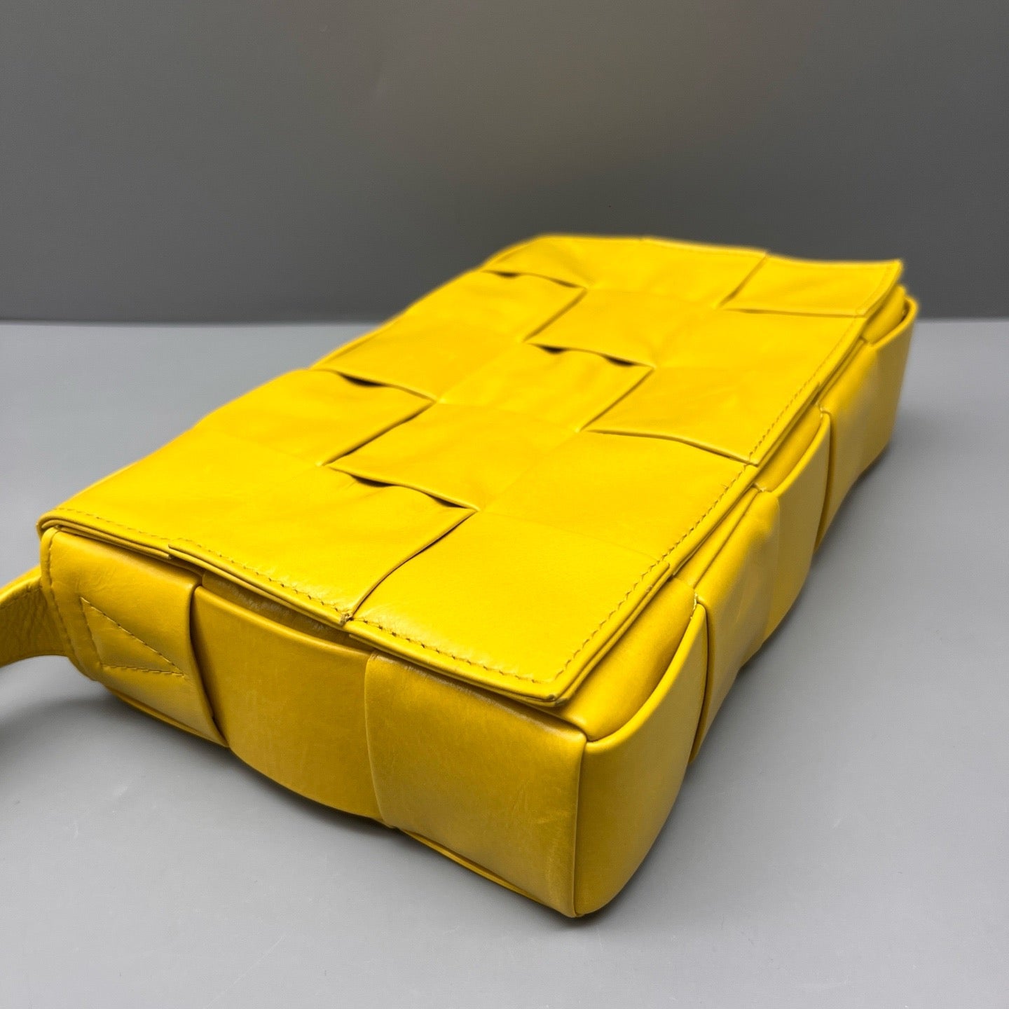 Bottega Veneta - Cassette - Leather - Yellow - (small)