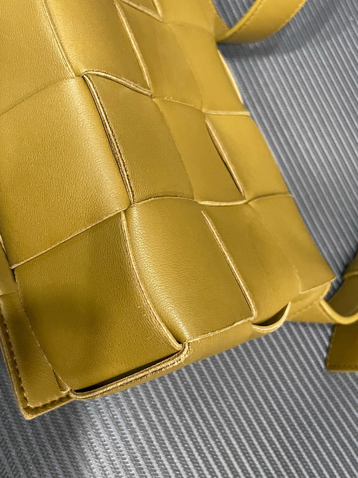 Bottega Veneta - Cassette - Leather - Yellow - (small)