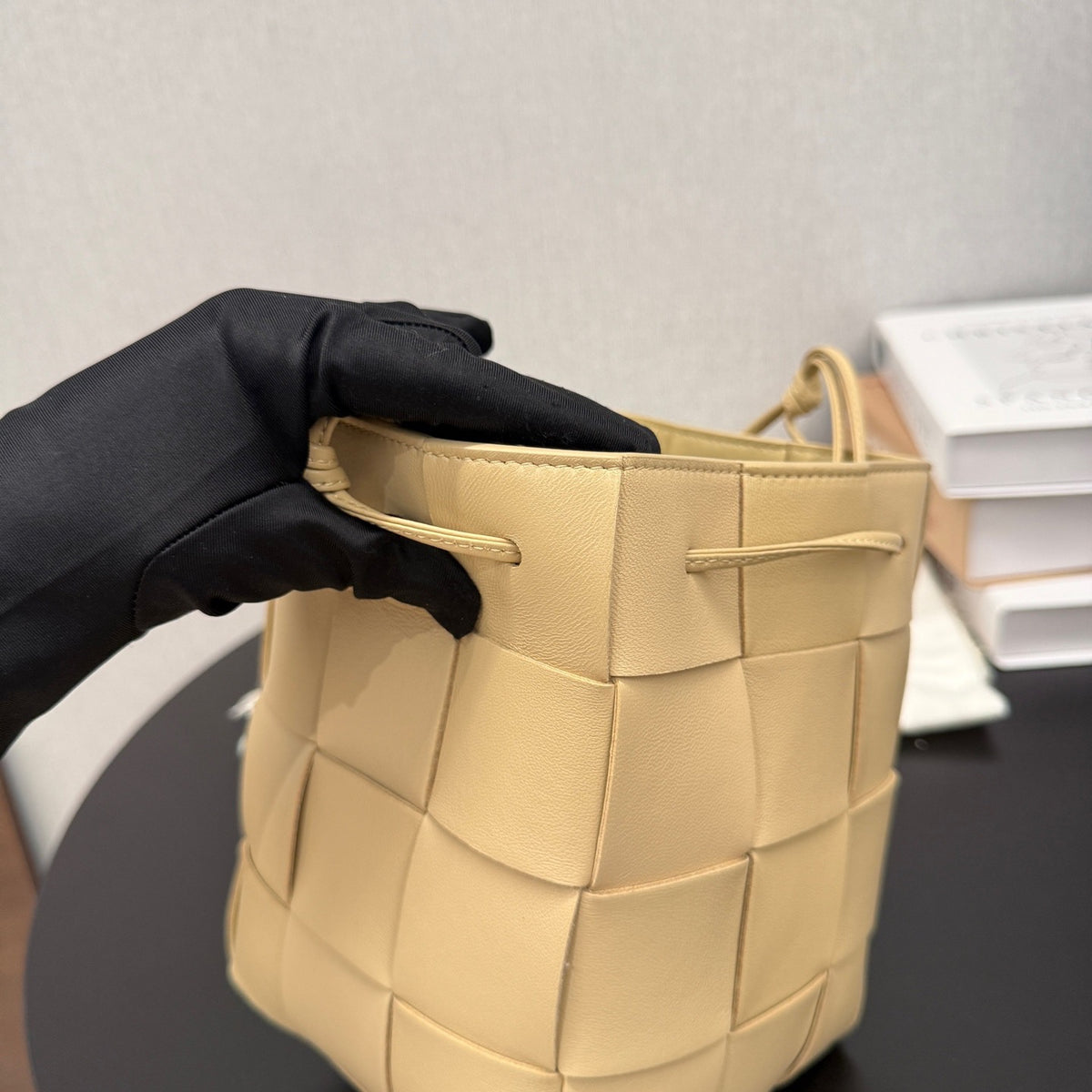 Bottega Veneta - Cassette Small - Leather - Beige - (small)