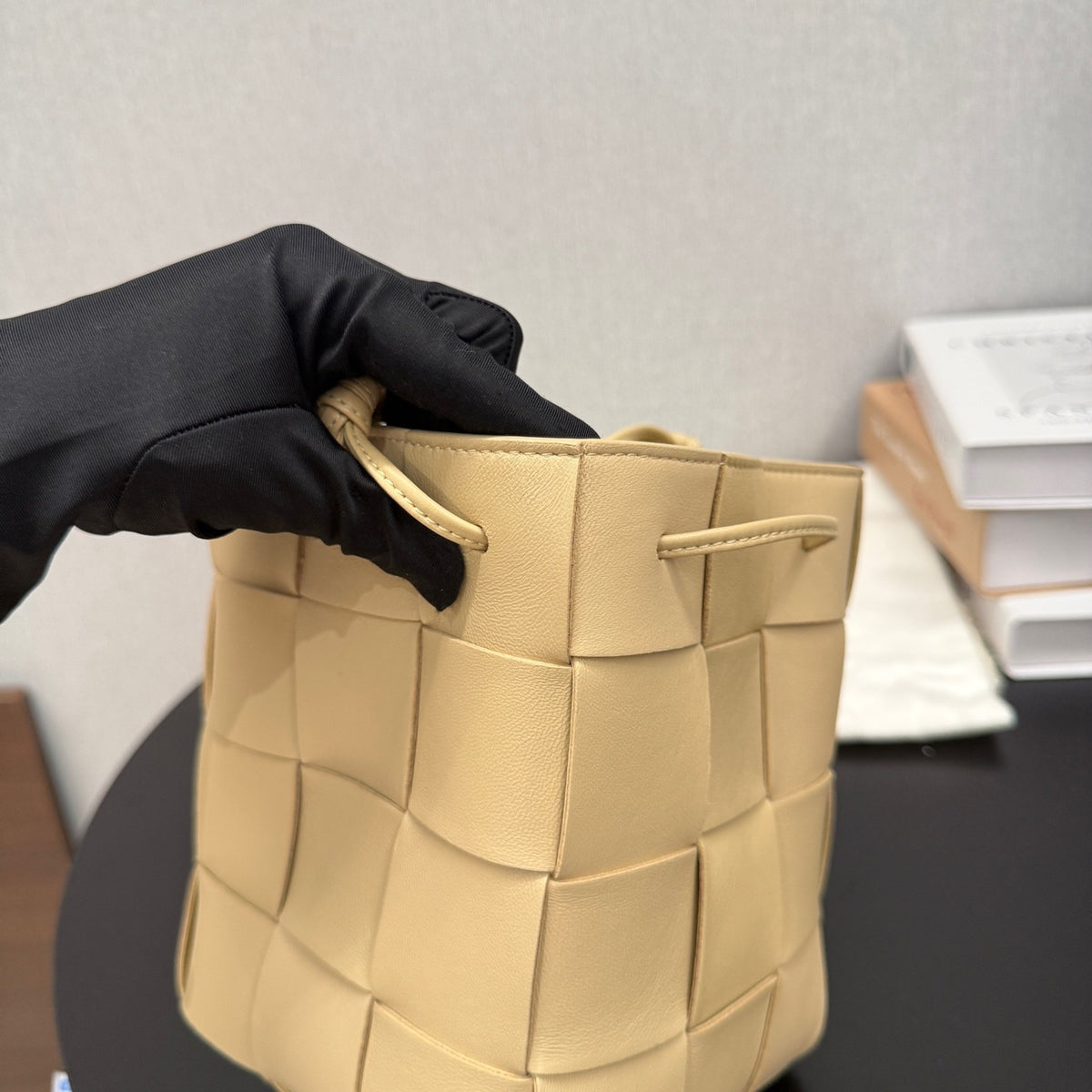 Bottega Veneta - Cassette Small - Leather - Beige - (small)