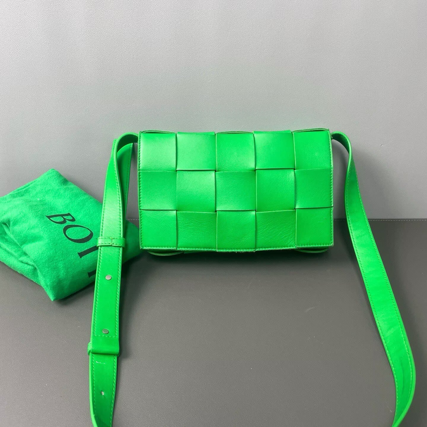 Bottega Veneta - Cassette - Woven leather - Green - (small)