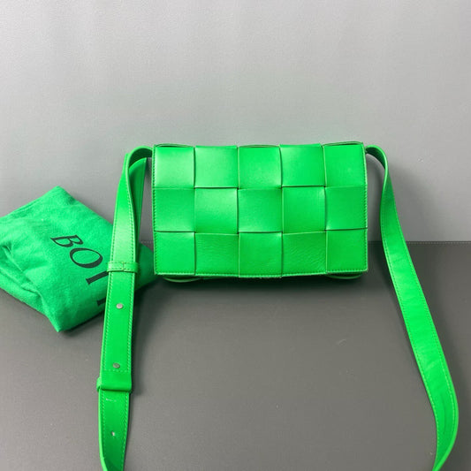 Bottega Veneta - Cassette - Woven leather - Green - (small)