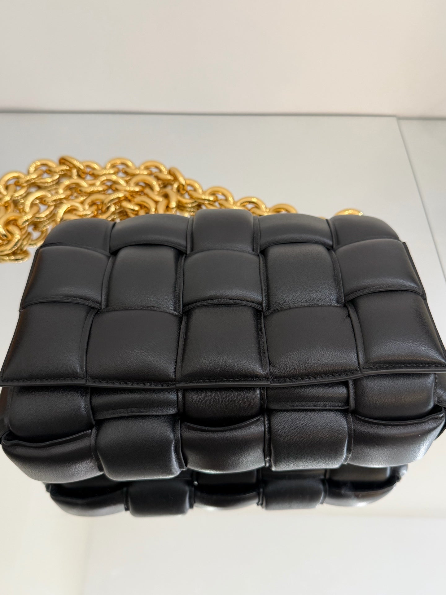 Bottega Veneta - Chain Cassette - Lambskin leather - Black - (medium)