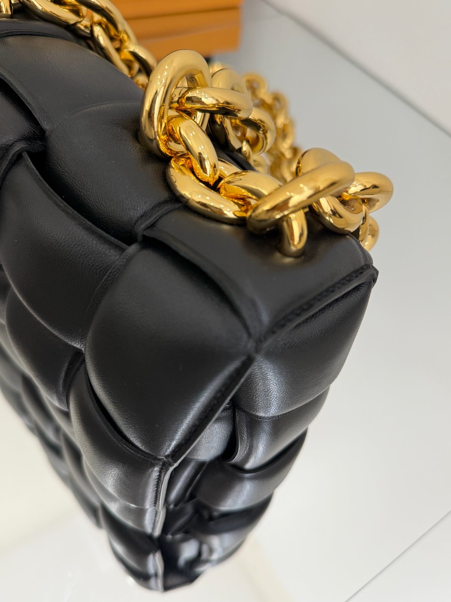 Bottega Veneta - Chain Cassette - Lambskin leather - Black - (medium)