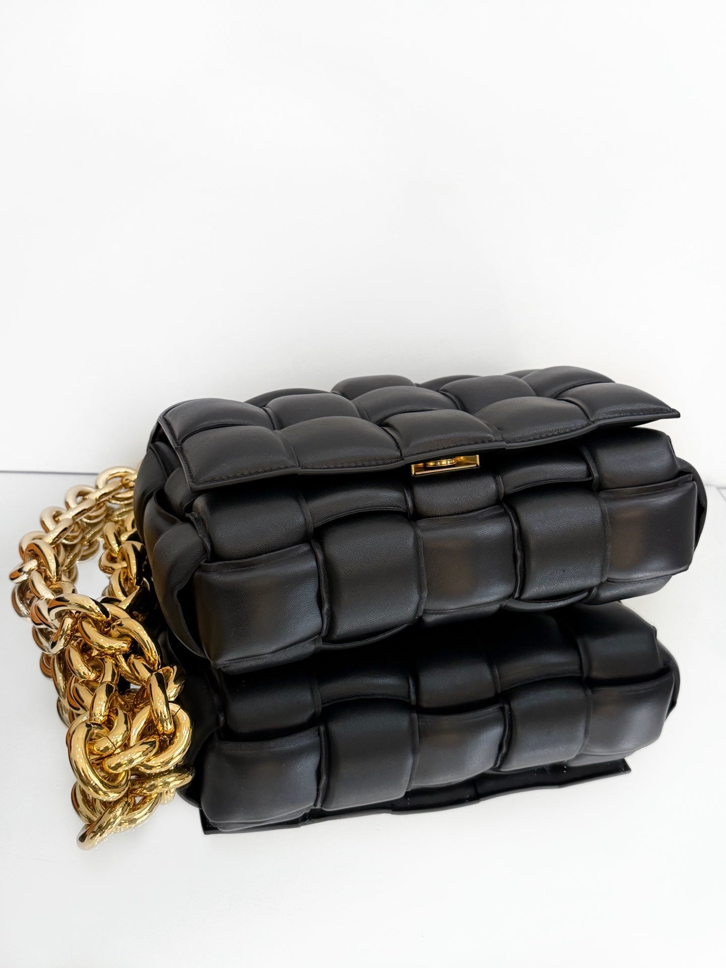 Bottega Veneta - Chain Cassette - Lambskin leather - Black - (medium)