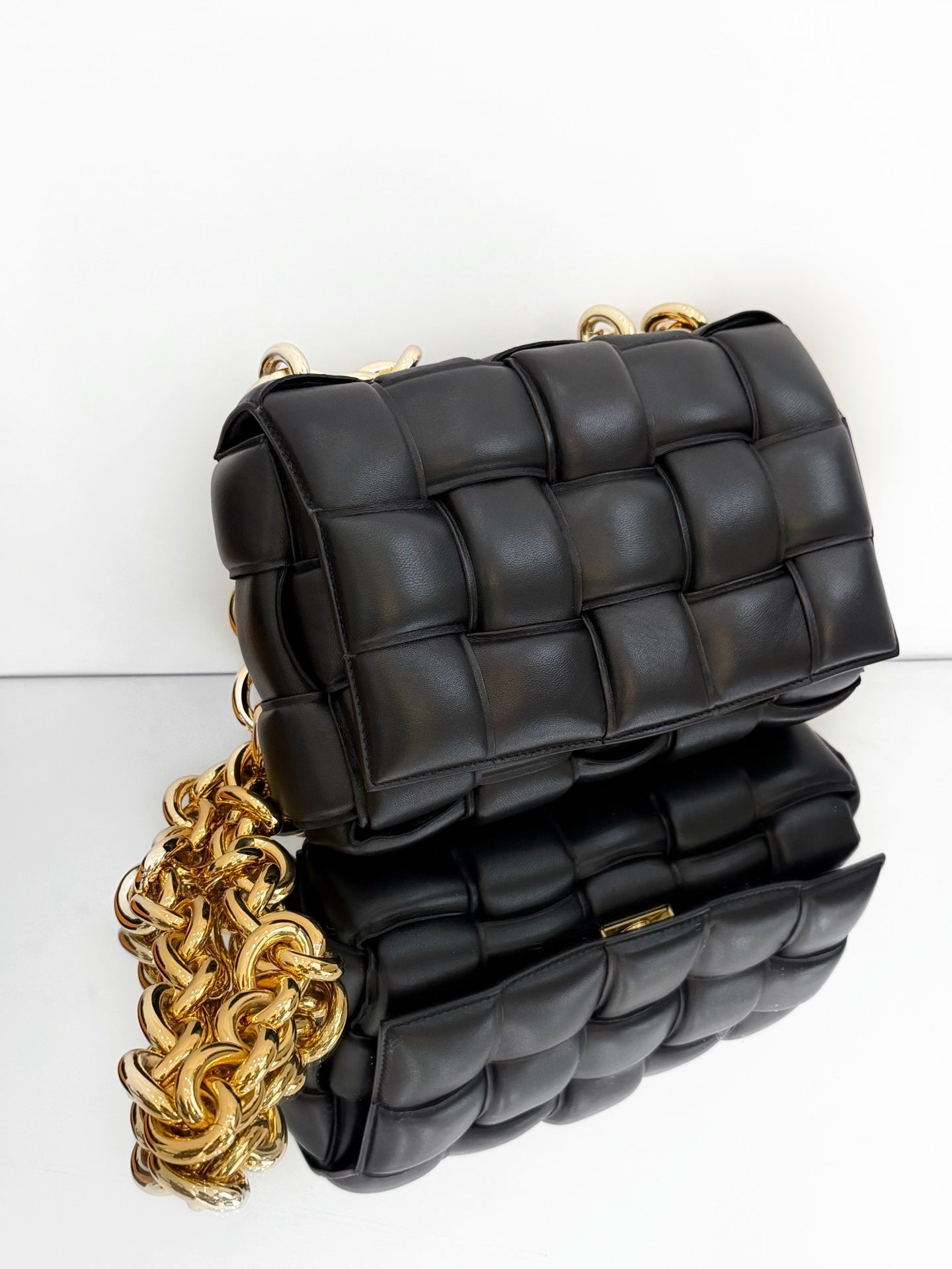 Bottega Veneta - Chain Cassette - Lambskin leather - Black - (medium)