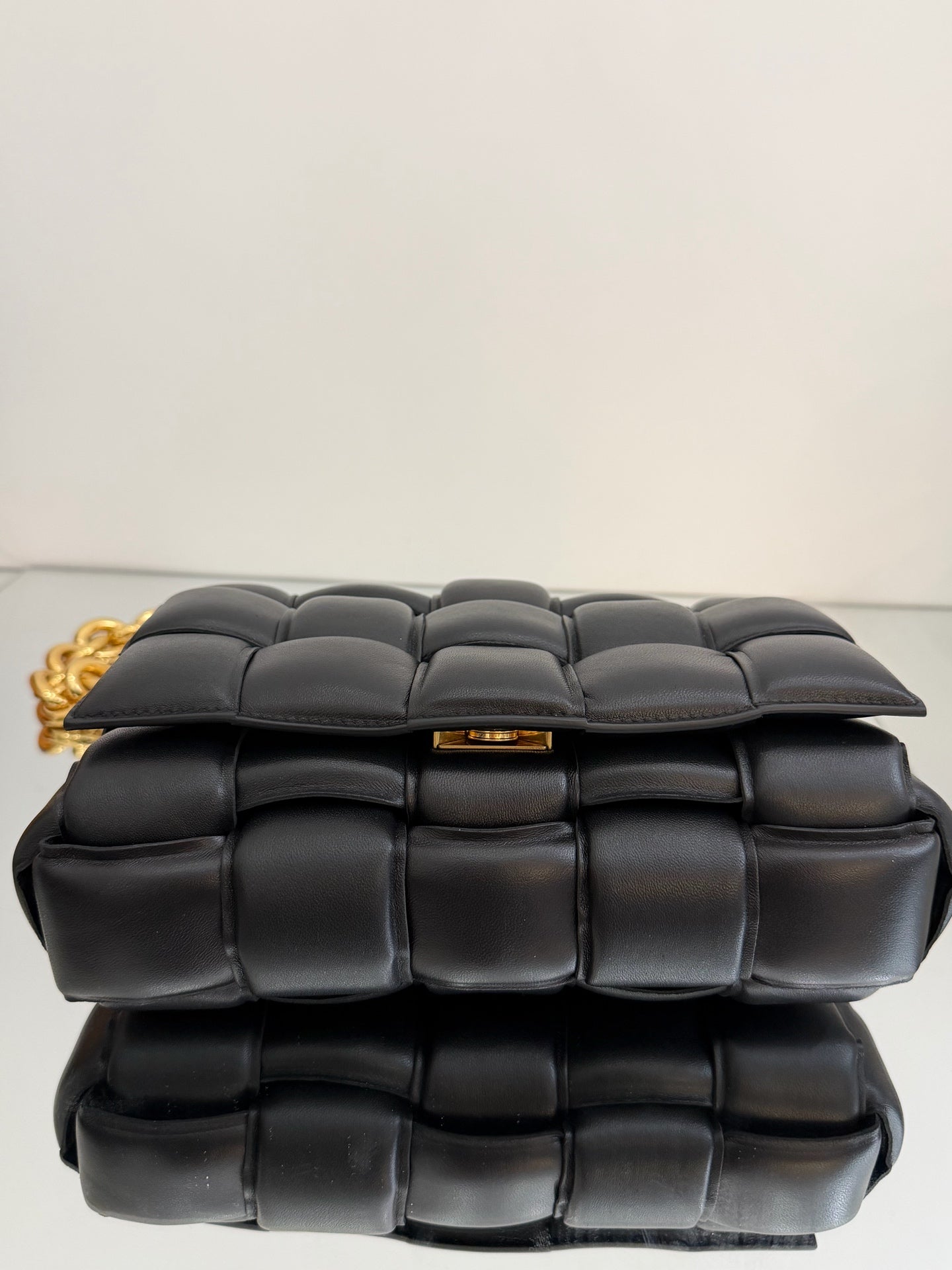 Bottega Veneta - Chain Cassette - Lambskin leather - Black - (medium)