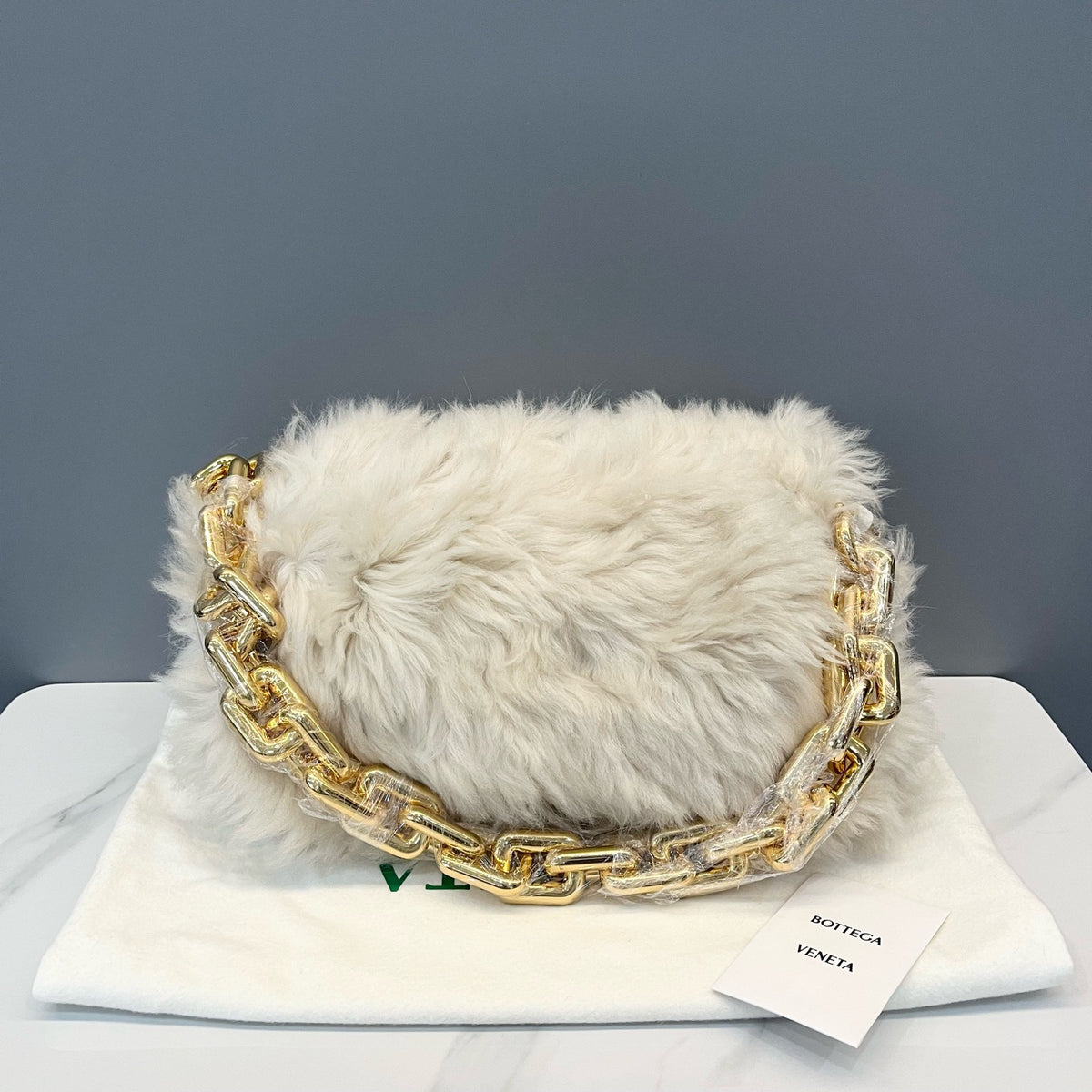 Bottega Veneta - Chain Pouch - Fur - Shearling - White - (Medium)