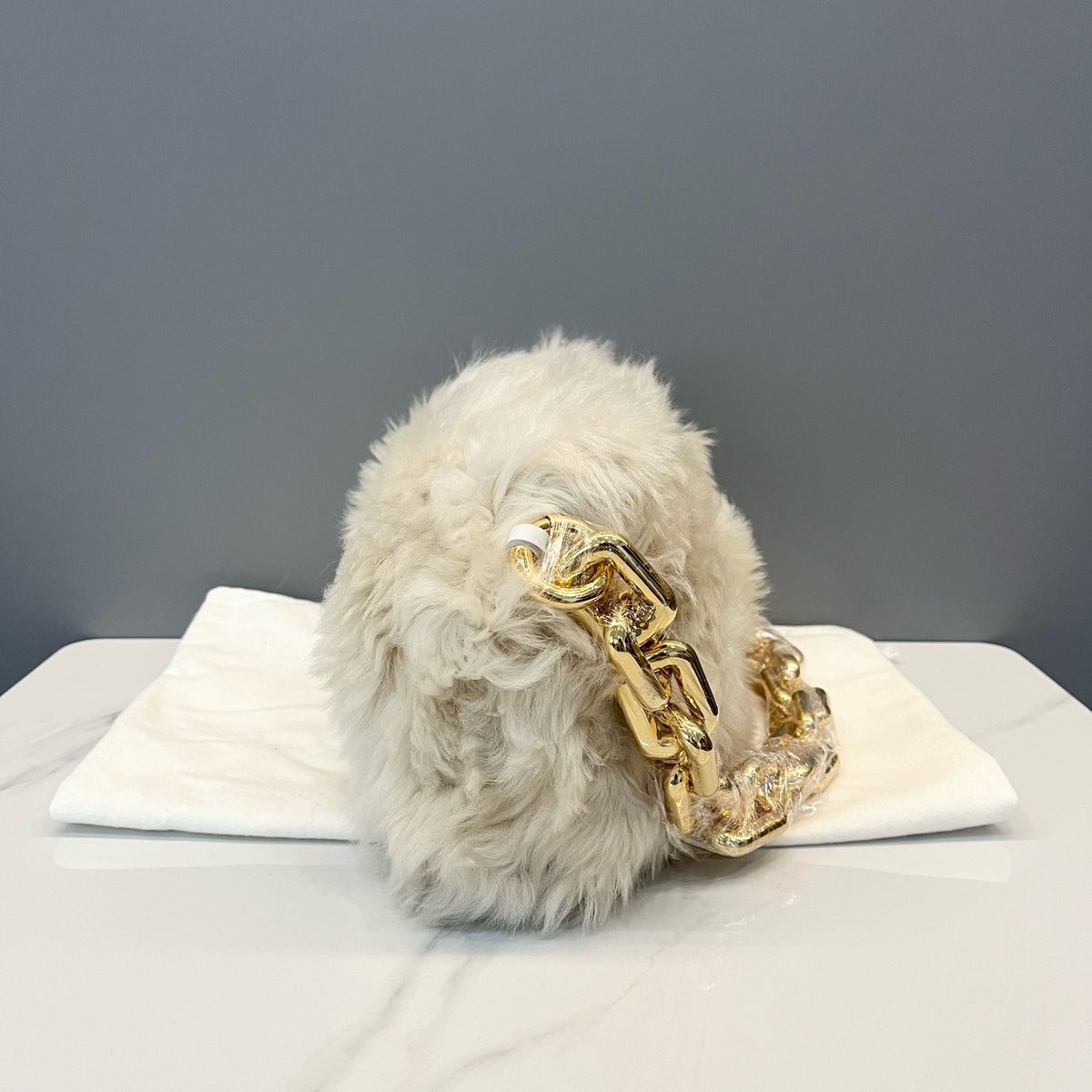 Bottega Veneta - Chain Pouch - Fur - Shearling - White - (Medium)