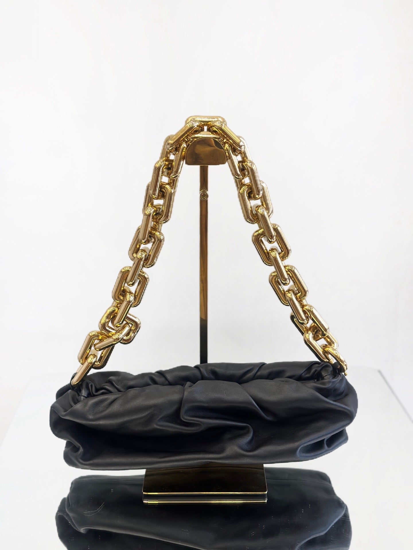 Bottega Veneta - Chain Pouch - Leather - Black - (Medium)