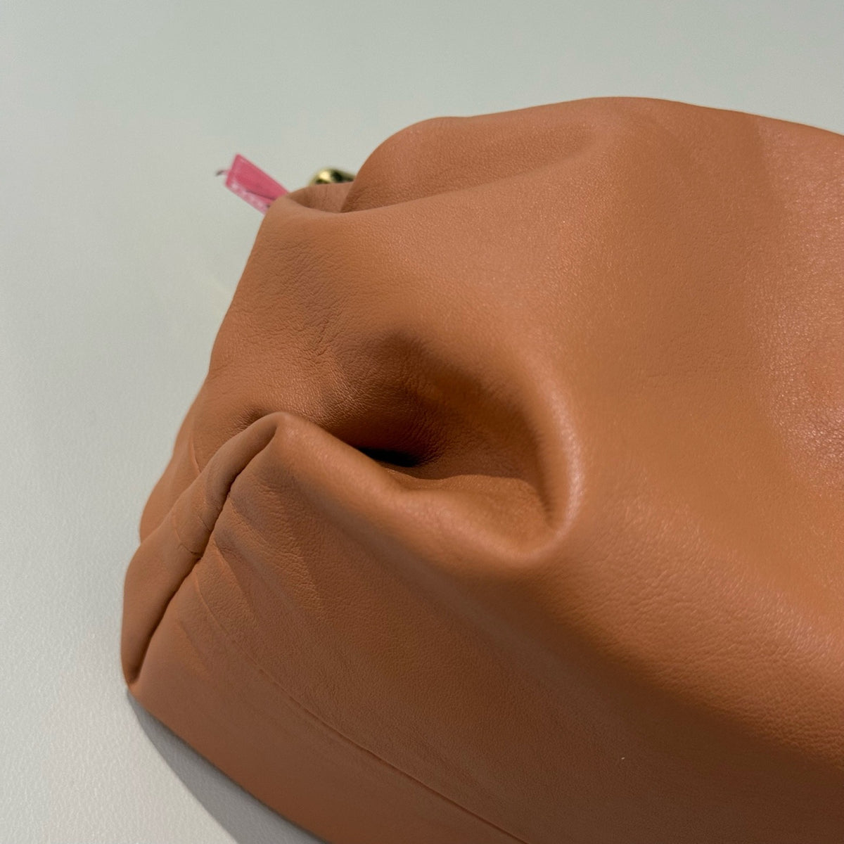 Bottega Veneta - Chain Pouch Medium - Leather - Camel - (medium)