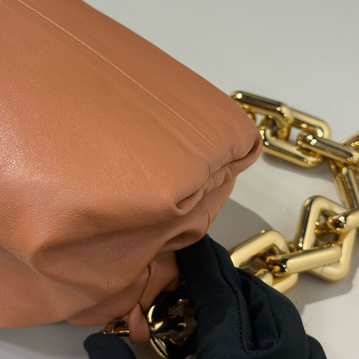 Bottega Veneta - Chain Pouch Medium - Leather - Camel - (medium)