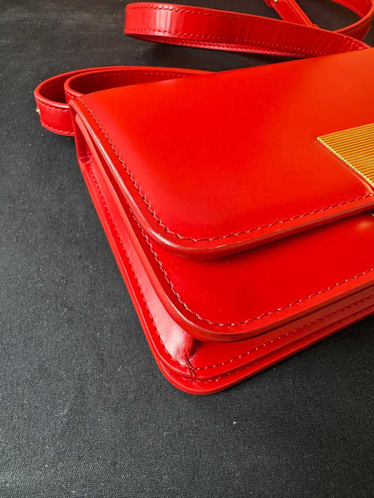 Bottega Veneta - Classic Crossbody Bag - Leather - Red - (mini)