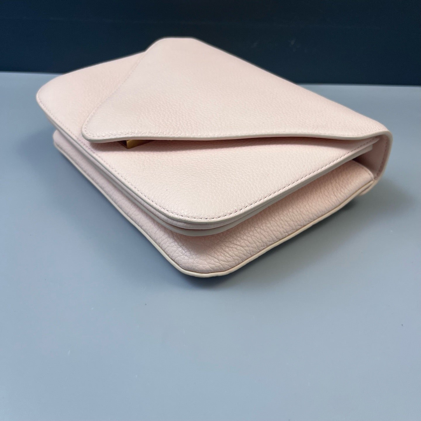 Bottega Veneta - Envelope Chunky Chain Bag - Grained leather - Pink with Gold-Tone Hardware - (small)