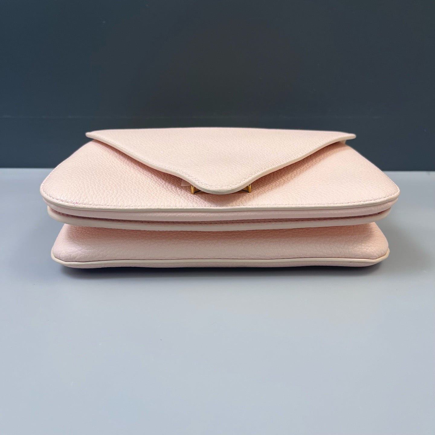 Bottega Veneta - Envelope Chunky Chain Bag - Grained leather - Pink with Gold-Tone Hardware - (small)