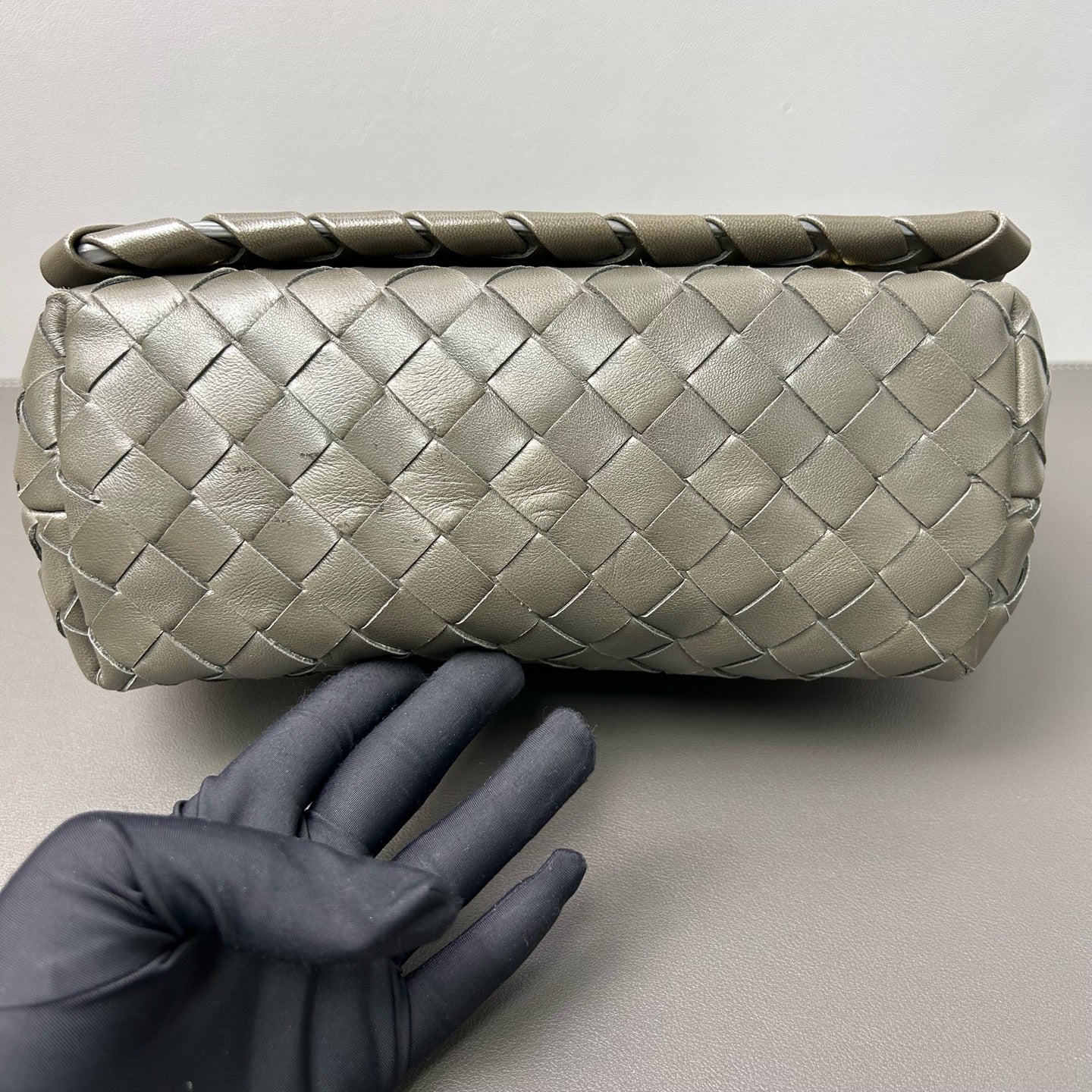 Bottega Veneta - Fold Small Messenger Bag - Leather - Grey - (small)