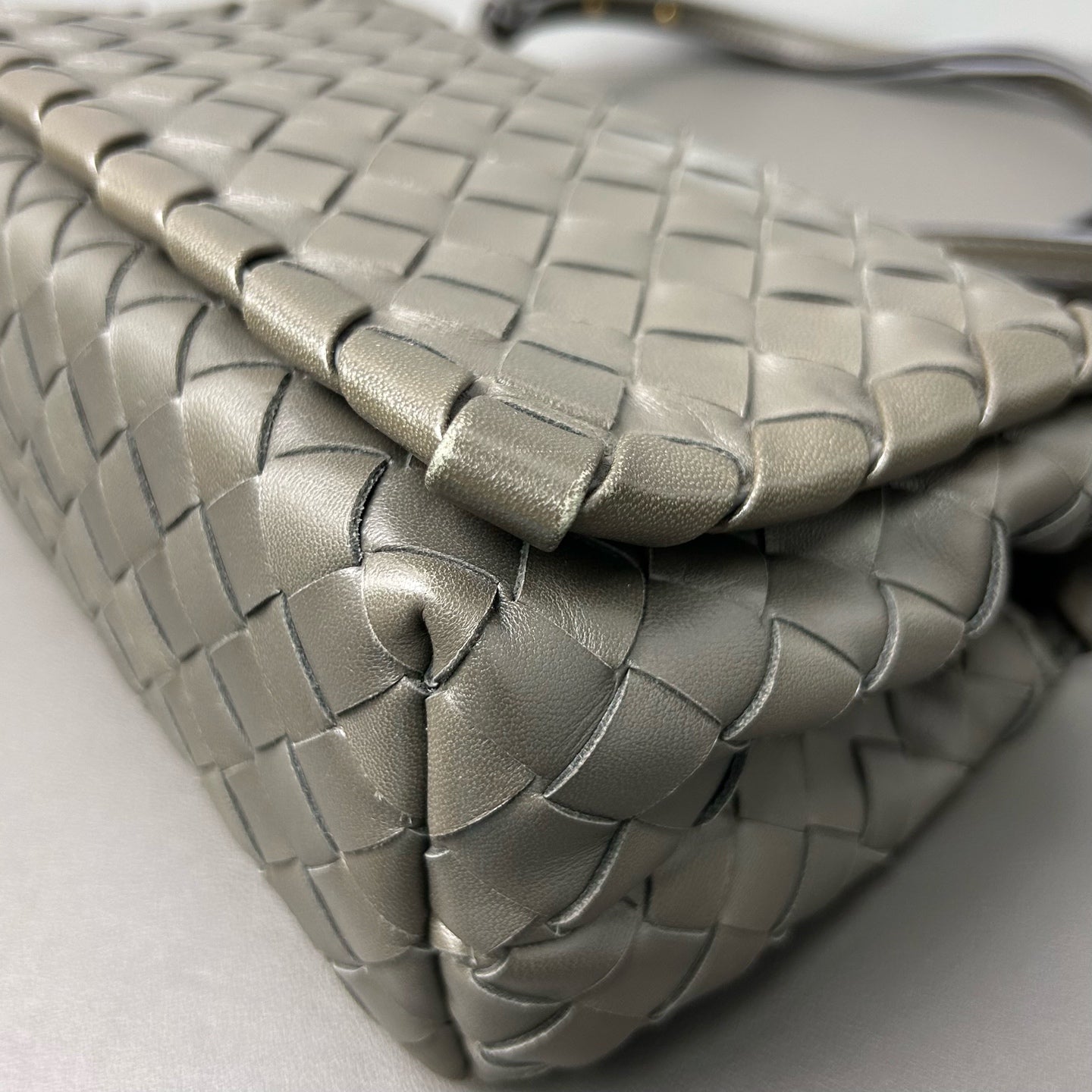 Bottega Veneta - Fold Small Messenger Bag - Leather - Grey - (small)