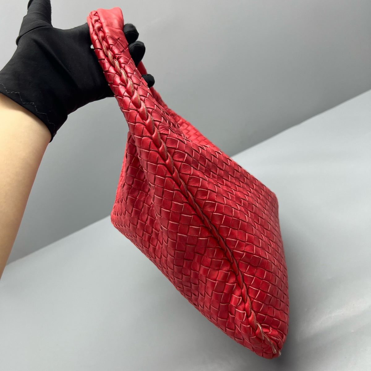 Bottega Veneta - Hobo Bag - Leather - Red