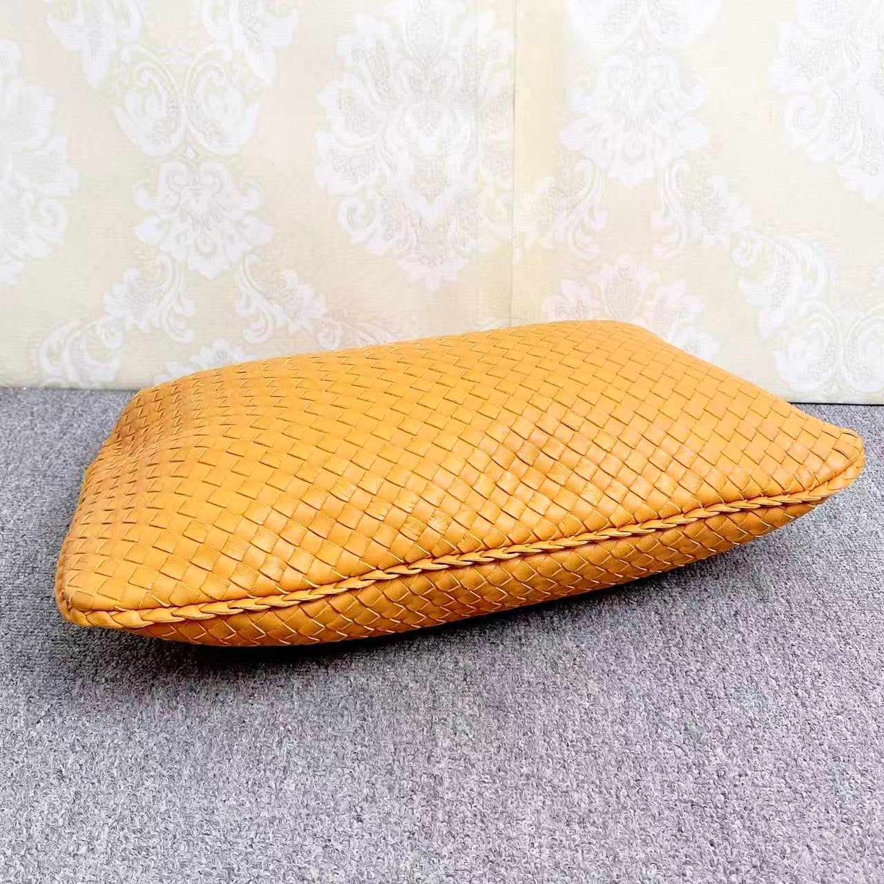 Bottega Veneta - Hobo Bag - Leather - Yellow - (medium)