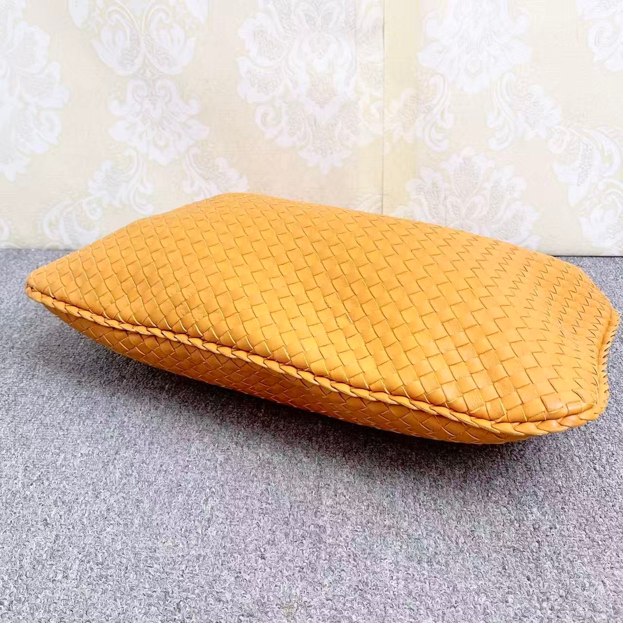 Bottega Veneta - Hobo Bag - Leather - Yellow - (medium)