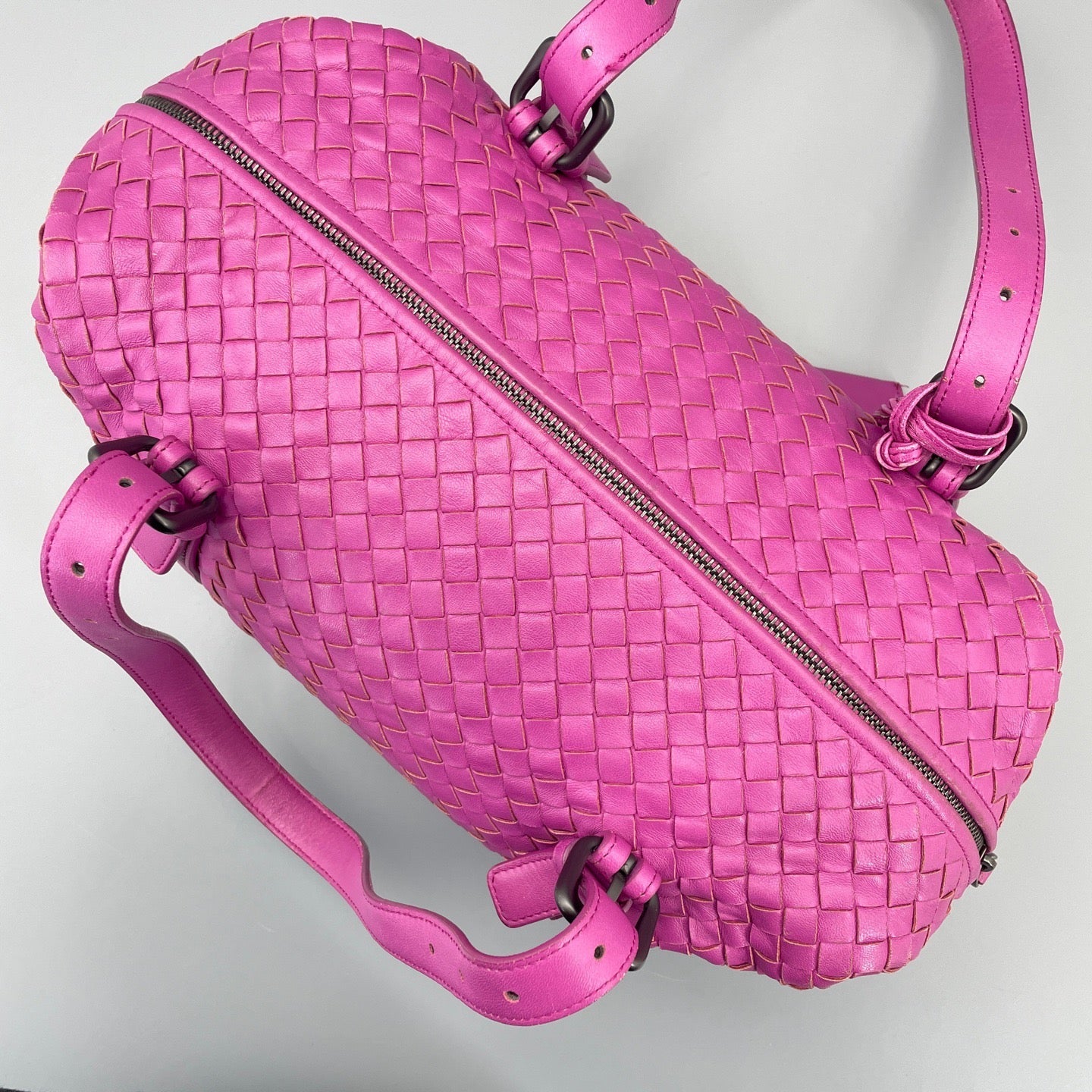 Bottega Veneta - Intrecciato Boston Bag - Leather - Rose Purple - (Medium)