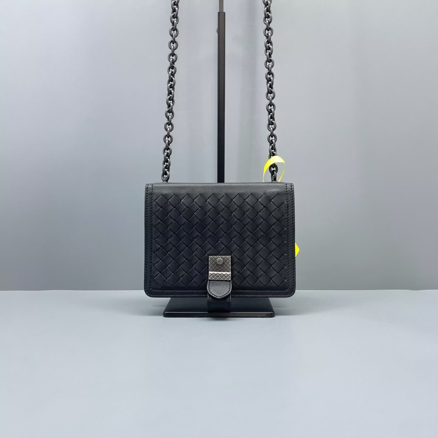 Bottega Veneta - Intrecciato Chain Shoulder Bag - Leather - Black - (mini)