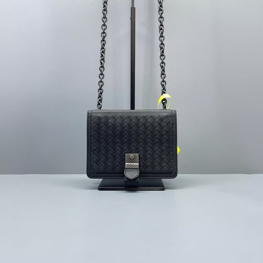 Bottega Veneta - Intrecciato Chain Shoulder Bag - Leather - Black - (mini)
