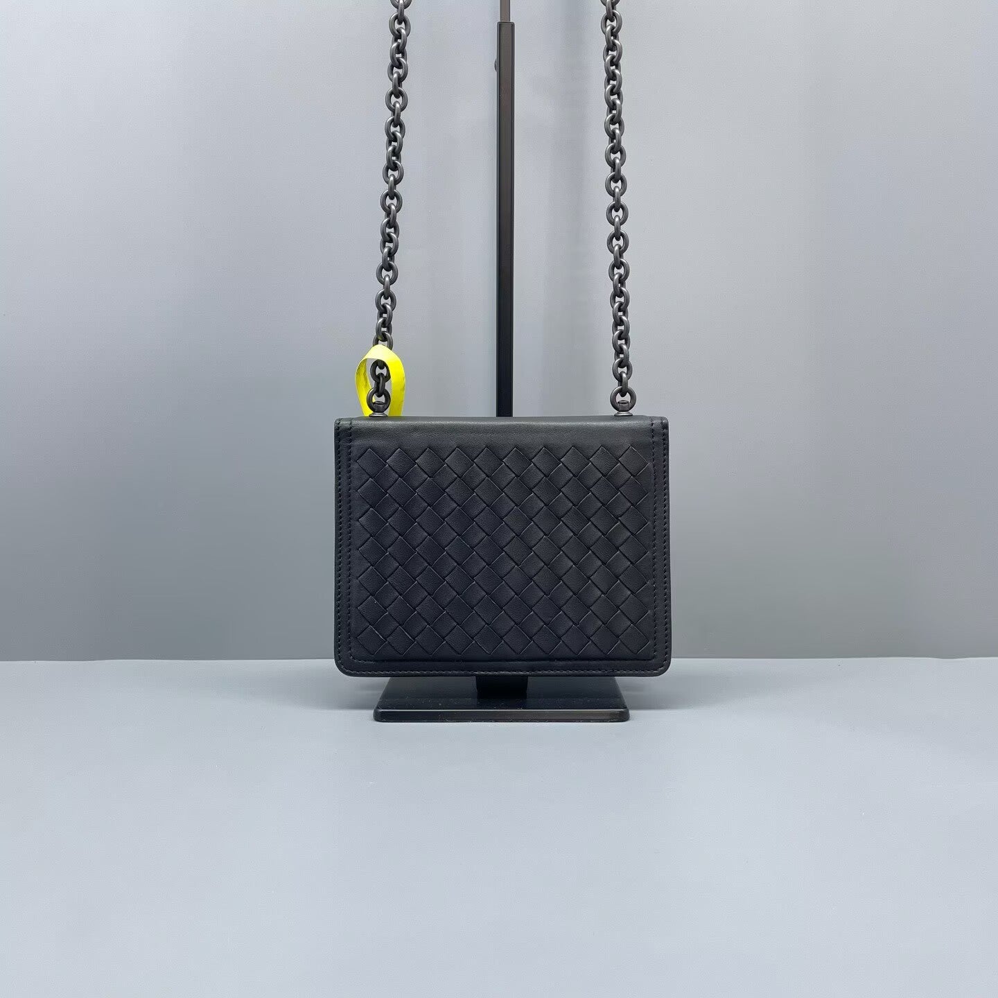 Bottega Veneta - Intrecciato Chain Shoulder Bag - Leather - Black - (mini)