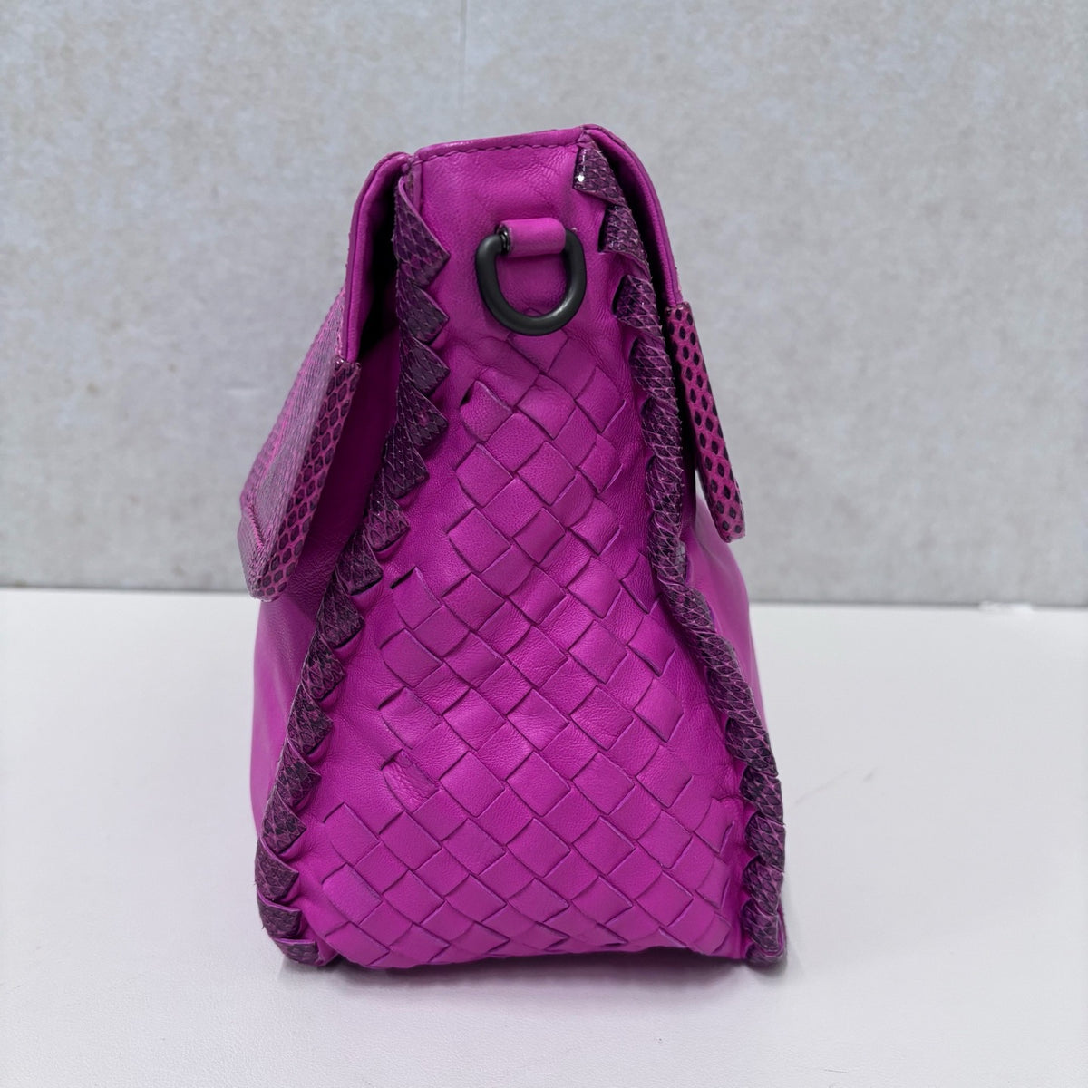 Bottega Veneta - Intrecciato Flap Shoulder Bag - Exotic leathers - Python - Pink - (medium)