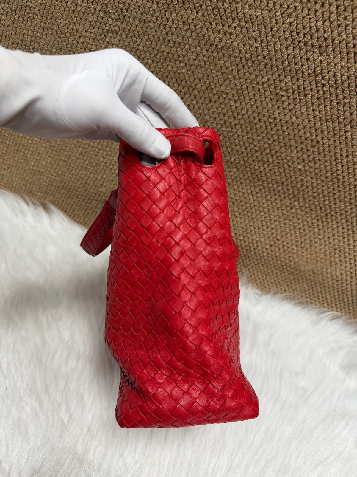 Bottega Veneta - Intrecciato Hobo Bag - Leather - Red - (medium)