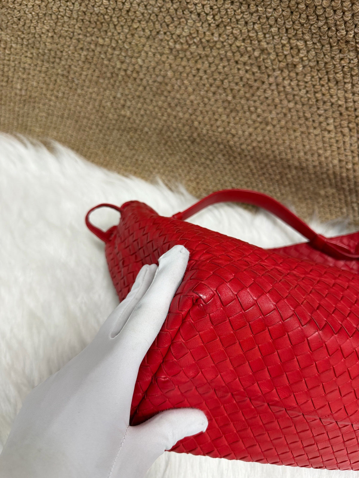 Bottega Veneta - Intrecciato Hobo Bag - Leather - Red - (medium)