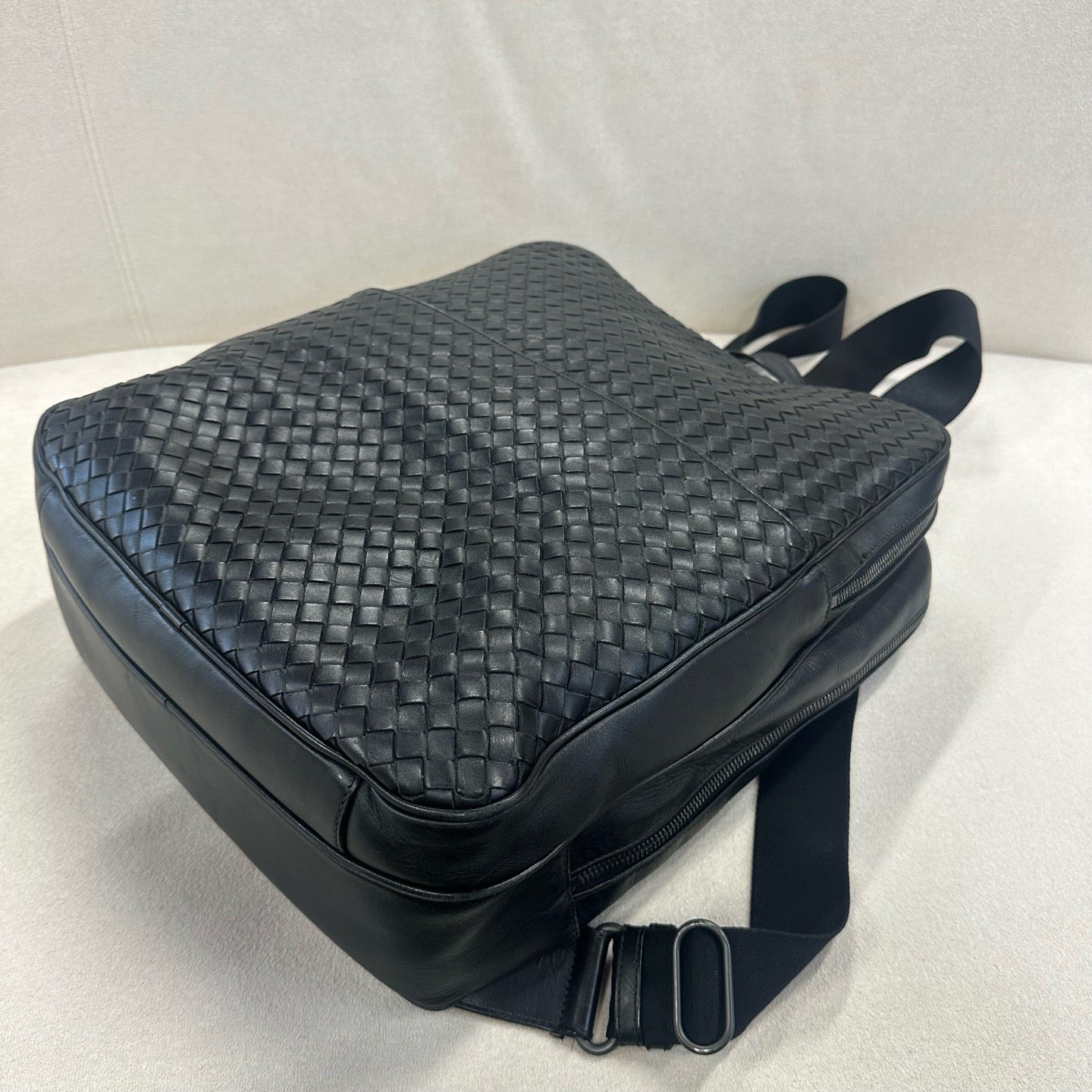 Bottega Veneta - Intrecciato - Leather - Black - (medium)