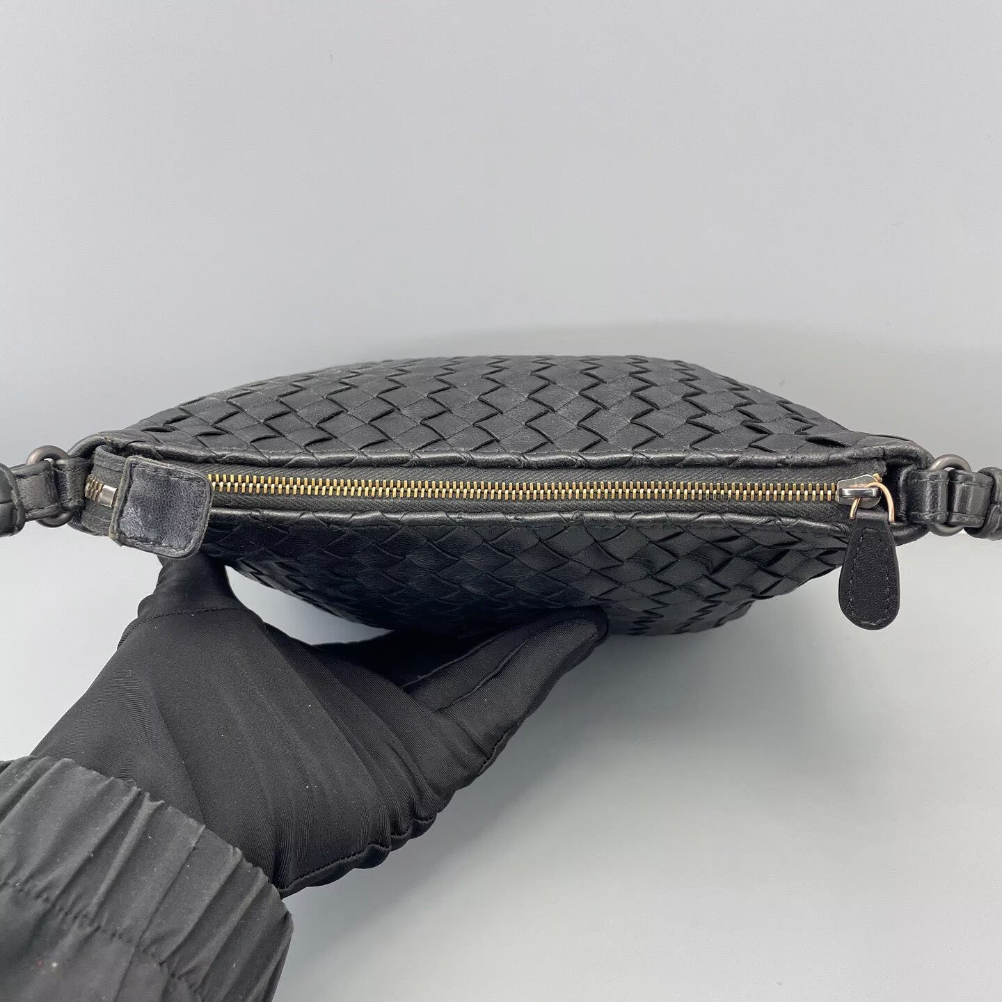 Bottega Veneta - Intrecciato Pouch Bag - Lambskin leather - Black - (mini)
