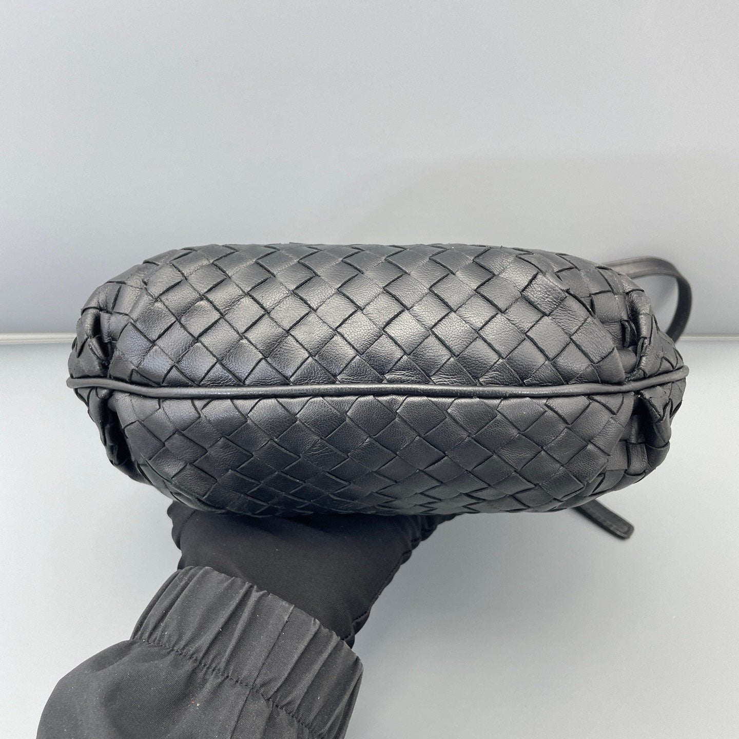 Bottega Veneta - Intrecciato Pouch Bag - Lambskin leather - Black - (mini)