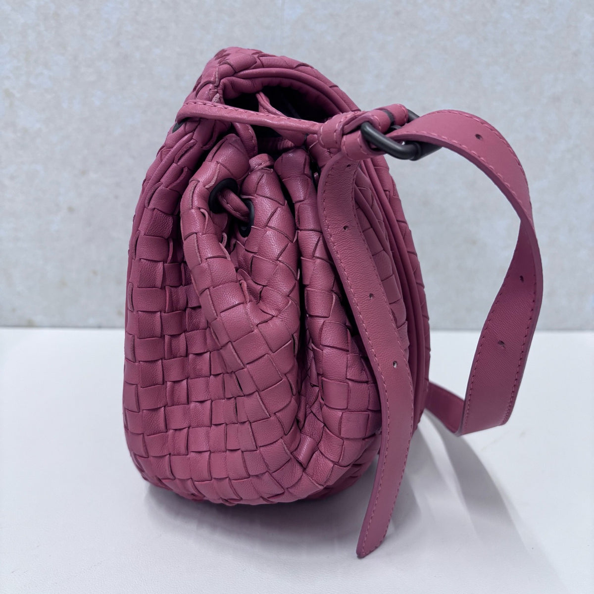 Bottega Veneta - Intrecciato Shoulder Bag - Leather - Pink - (medium)