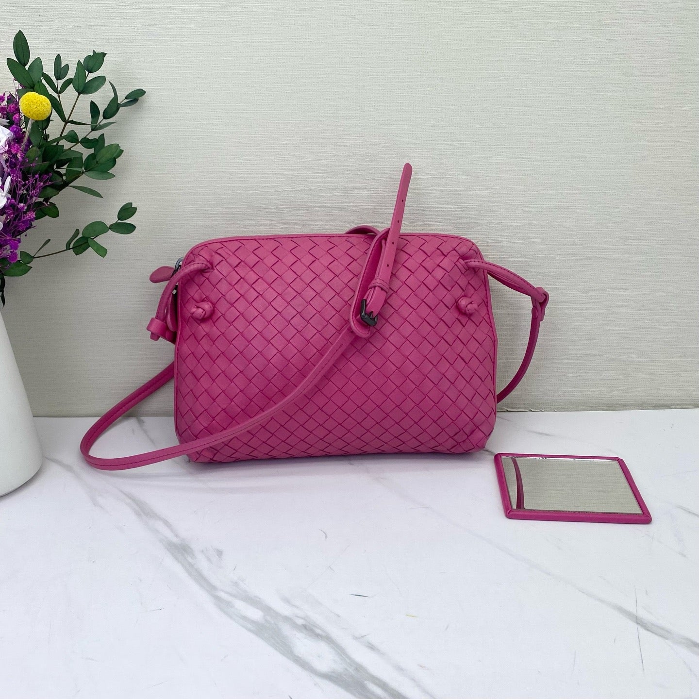 Bottega Veneta - Intrecciato Shoulder Bag - Leather - Pink - (small)