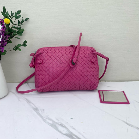 Bottega Veneta - Intrecciato Shoulder Bag - Leather - Pink - (small)