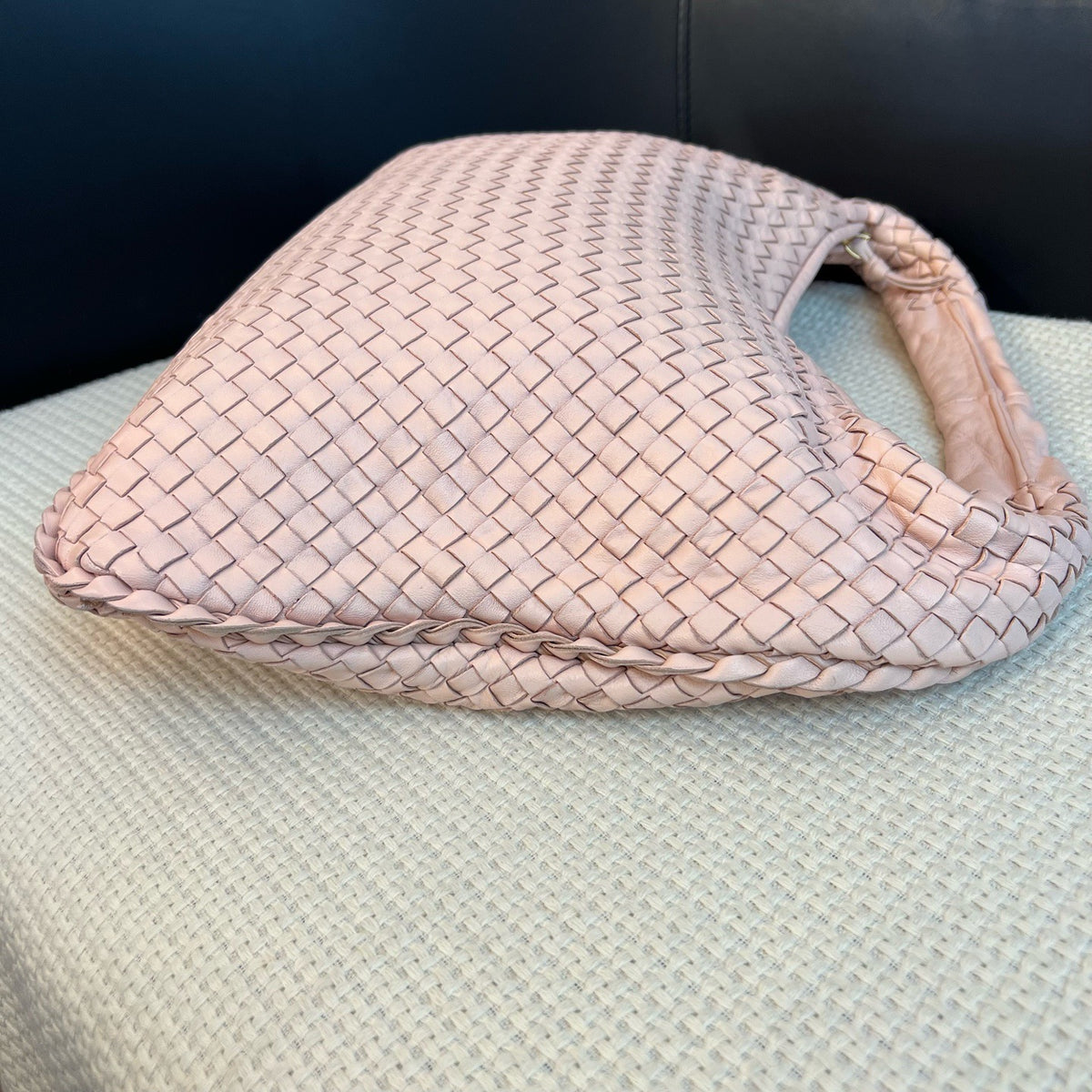 Bottega Veneta - Intrecciato Woven Hobo Bag - Leather - Pink - (medium)