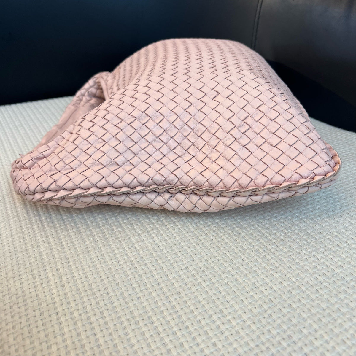 Bottega Veneta - Intrecciato Woven Hobo Bag - Leather - Pink - (medium)