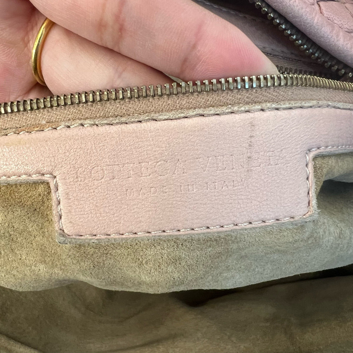 Bottega Veneta - Intrecciato Woven Hobo Bag - Leather - Pink - (medium)
