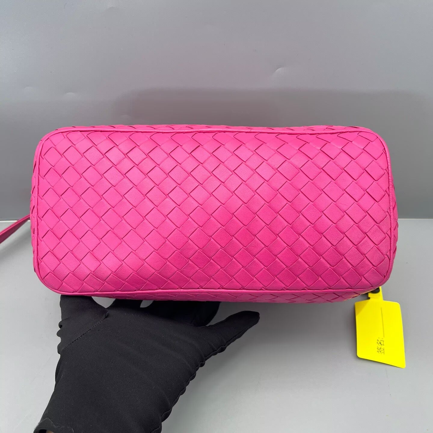 Bottega Veneta - Intrecciato Woven Shoulder Bag - Lambskin leather - Pink - (Small)