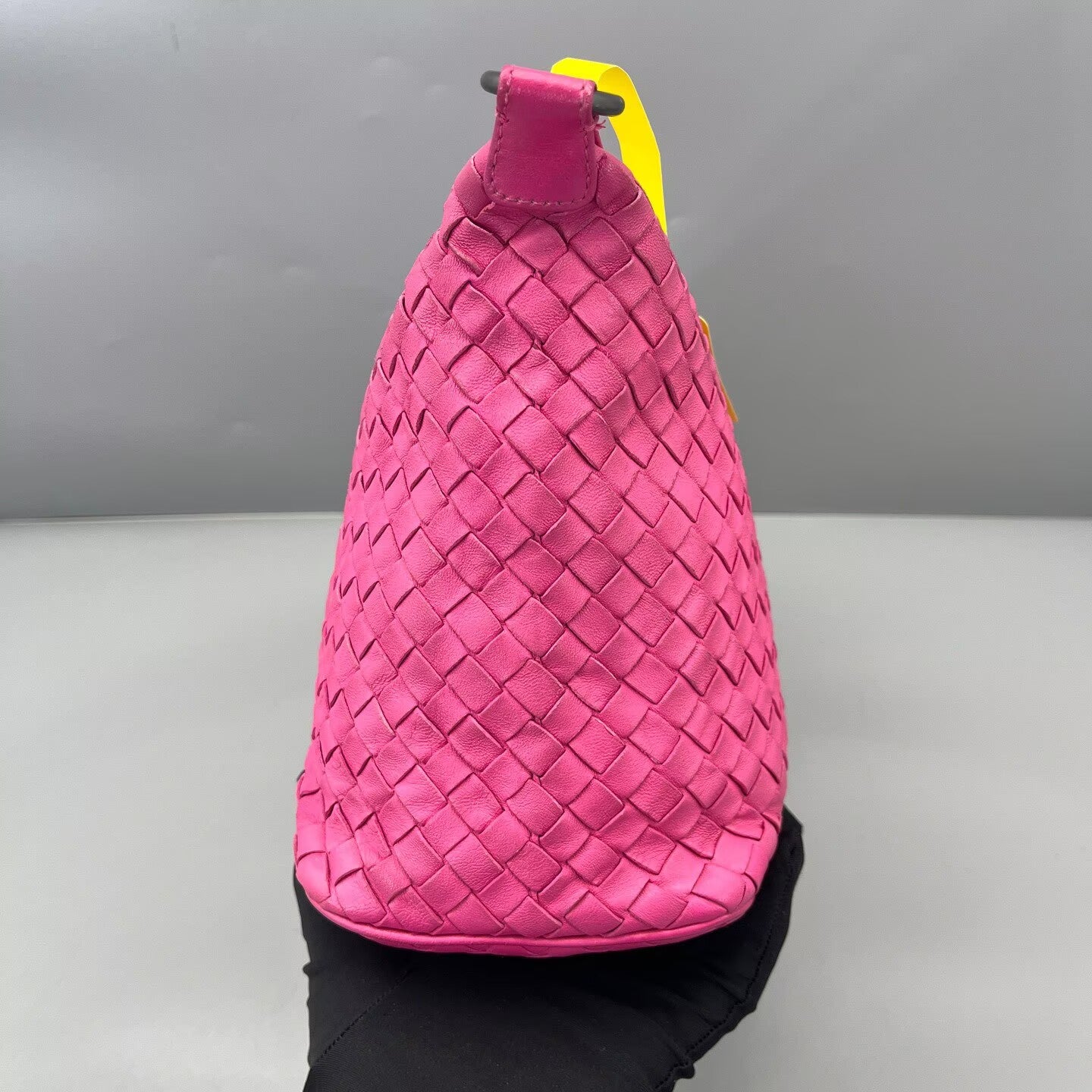 Bottega Veneta - Intrecciato Woven Shoulder Bag - Lambskin leather - Pink - (Small)