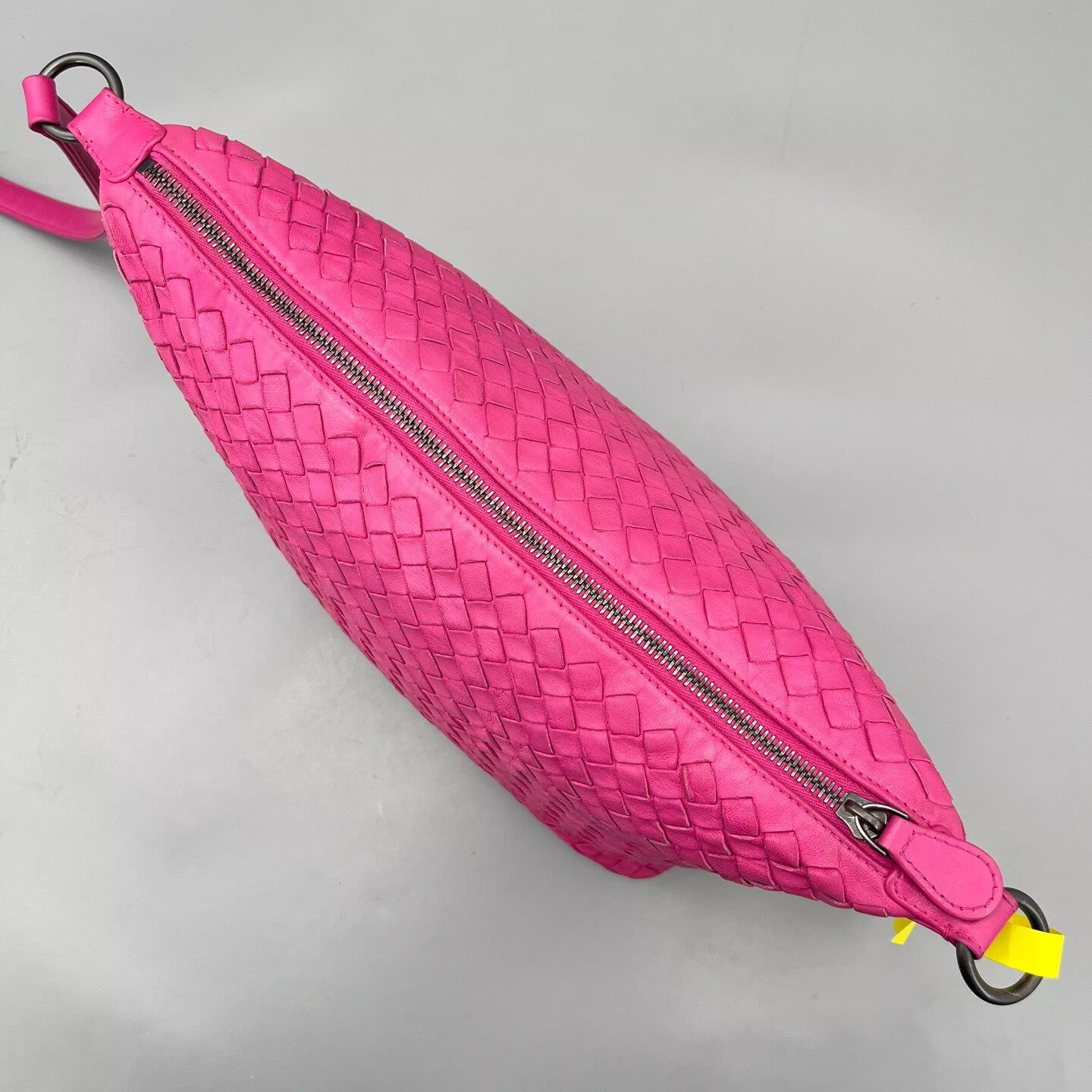 Bottega Veneta - Intrecciato Woven Shoulder Bag - Lambskin leather - Pink - (Small)