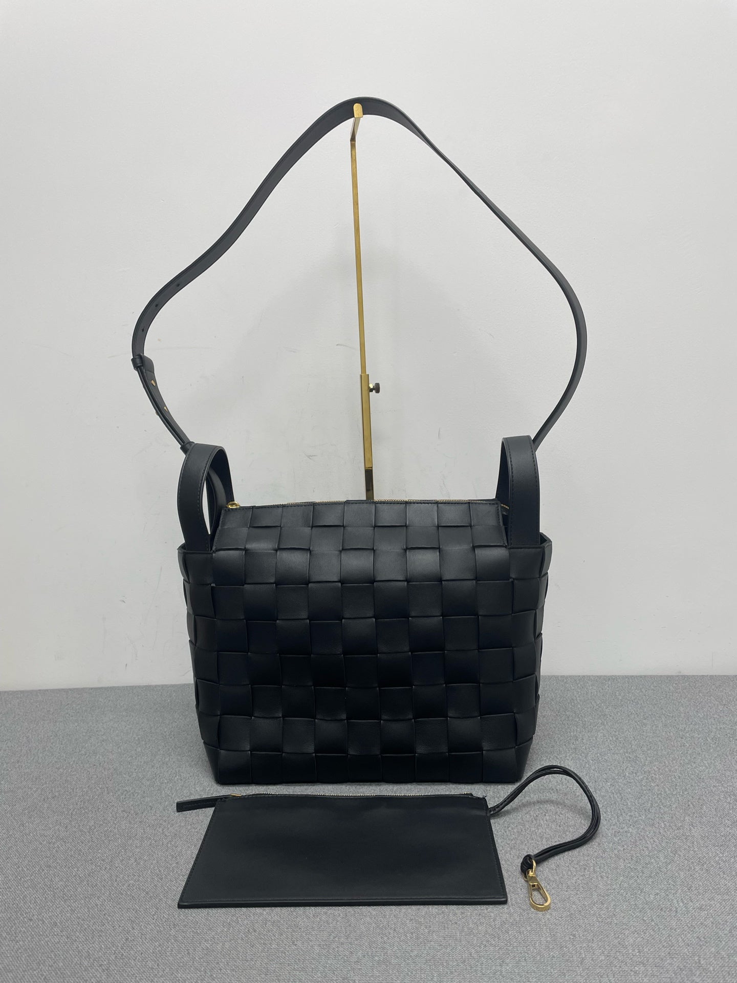 Bottega Veneta - Intreccio - Leather - Black - (medium)