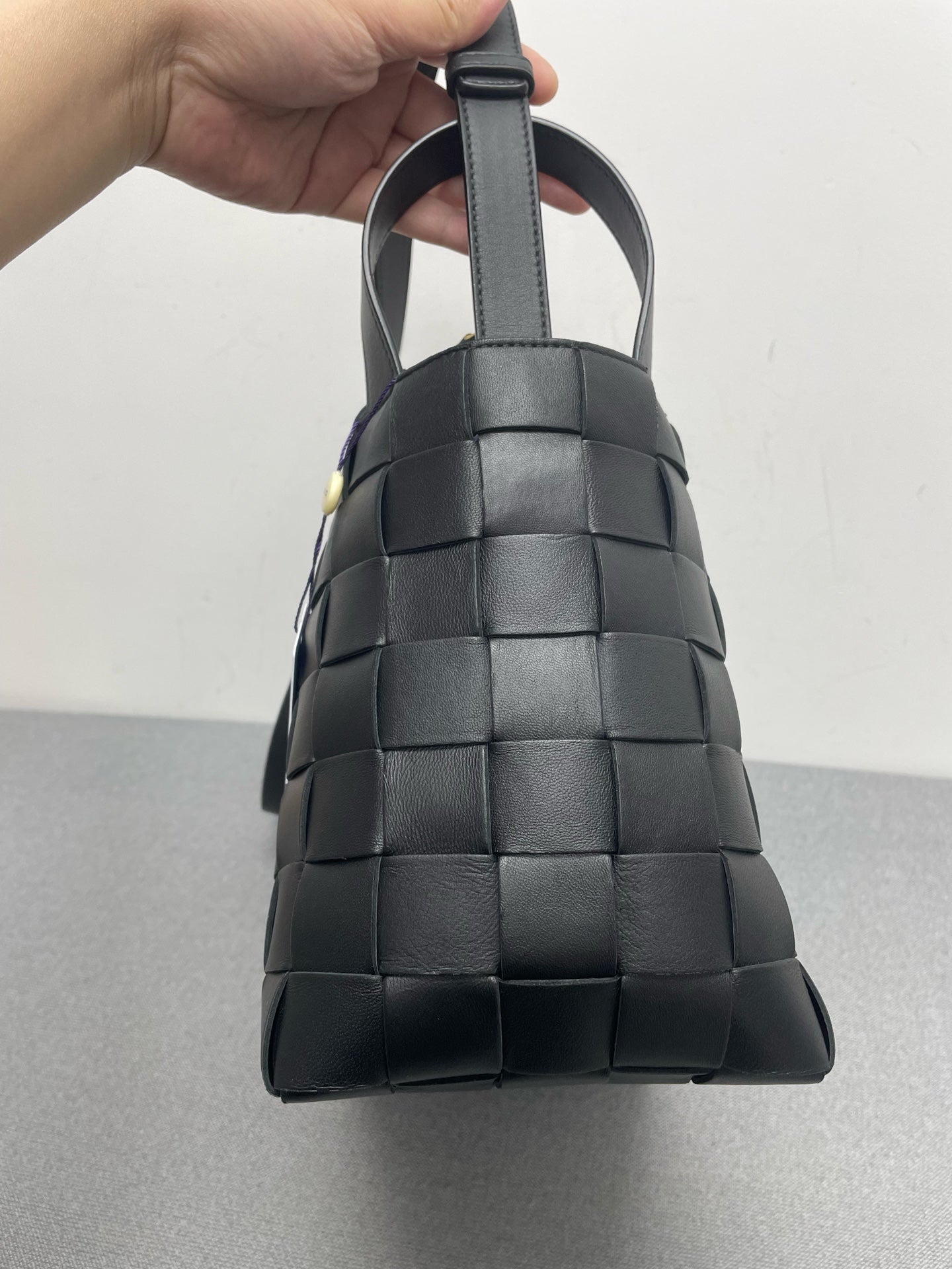 Bottega Veneta - Intreccio - Leather - Black - (medium)