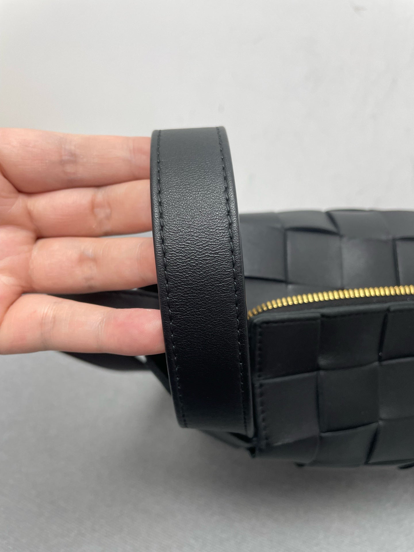 Bottega Veneta - Intreccio - Leather - Black - (medium)