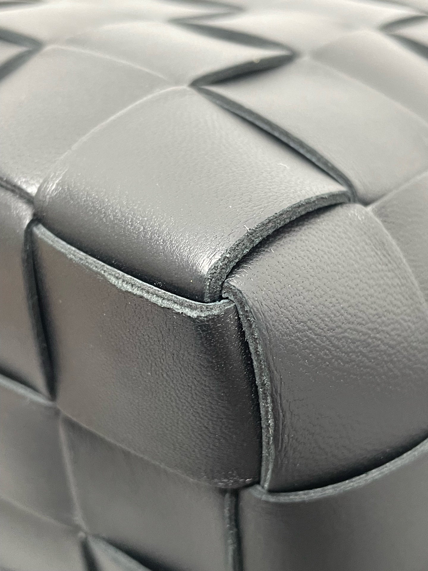 Bottega Veneta - Intreccio - Leather - Black - (medium)