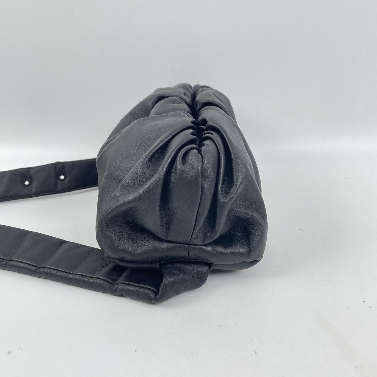Bottega Veneta - Mount - Leather - Black - (Medium)