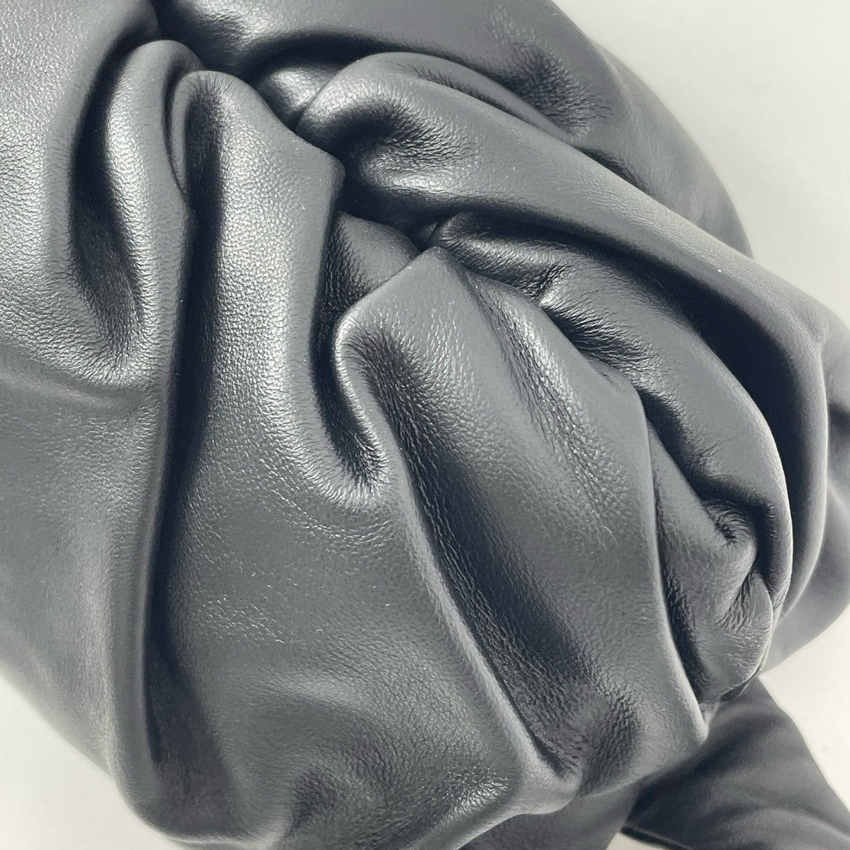 Bottega Veneta - Mount - Leather - Black - (Medium)