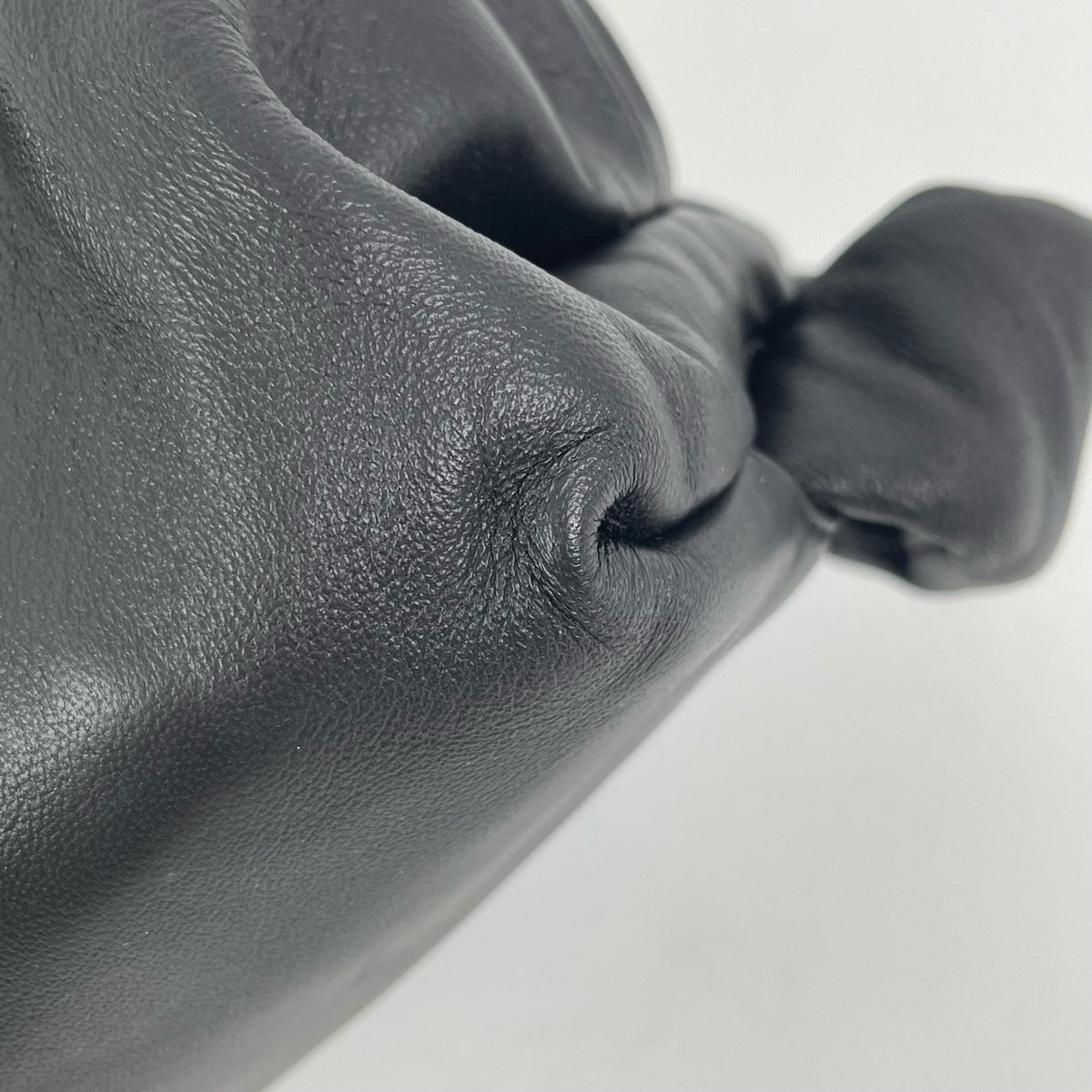 Bottega Veneta - Mount - Leather - Black - (Medium)